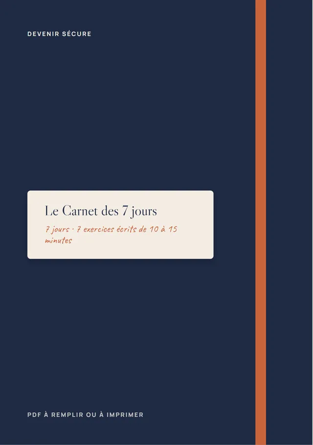 La couverture bleu nuit du Carnet des 7 jours, avec son élastique